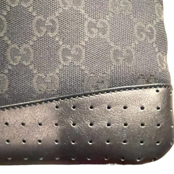 GUCCI monogram black canvas crossbody / shoulder purse unisex - Picture 13 of 15